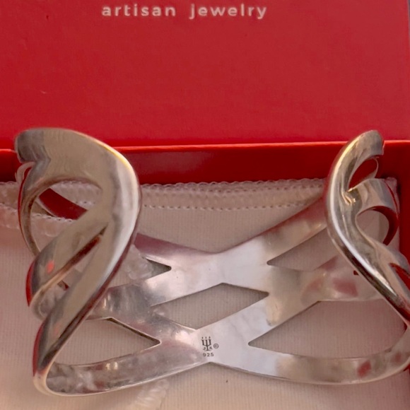 James Avery Retired cuff bracelet - Picture 3 of 10